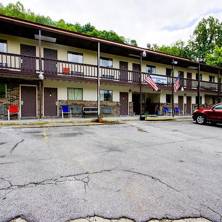 Oyo Hotel Chapmanville Inn, Wv - Hwy 119 Buitenkant foto
