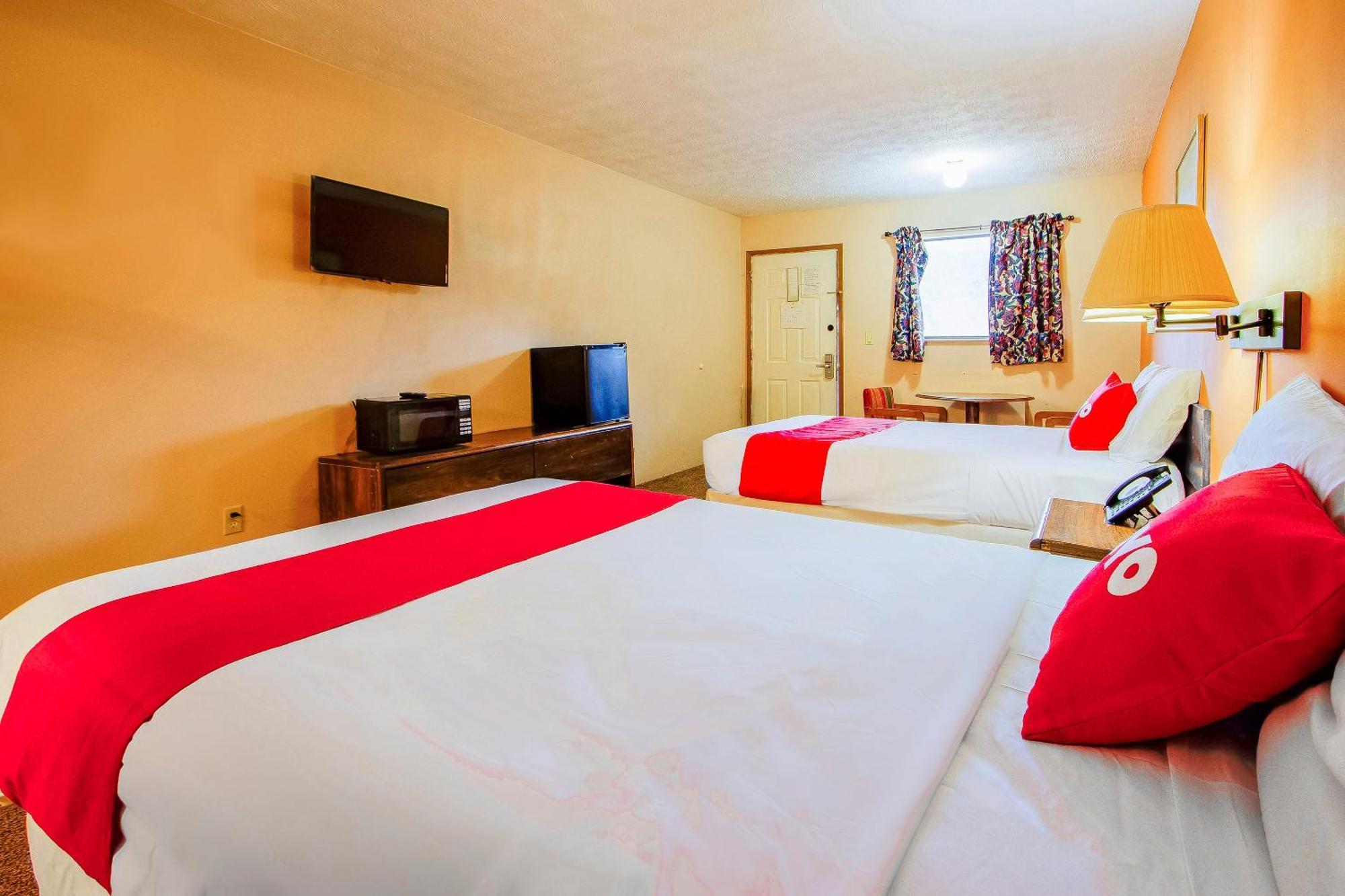 Oyo Hotel Chapmanville Inn, Wv - Hwy 119 Buitenkant foto