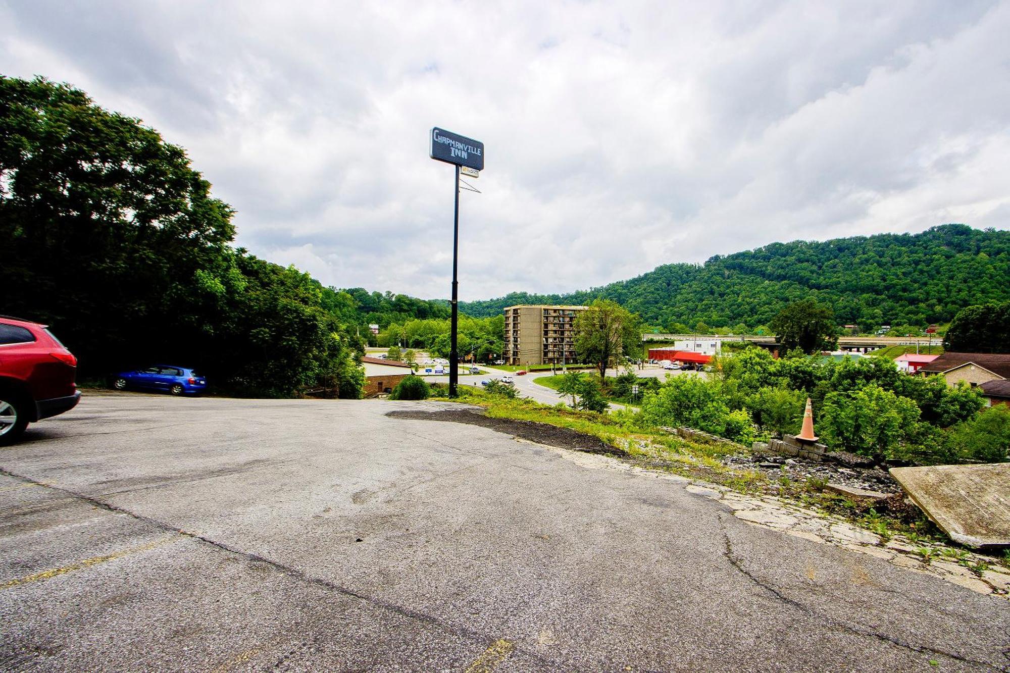 Oyo Hotel Chapmanville Inn, Wv - Hwy 119 Buitenkant foto