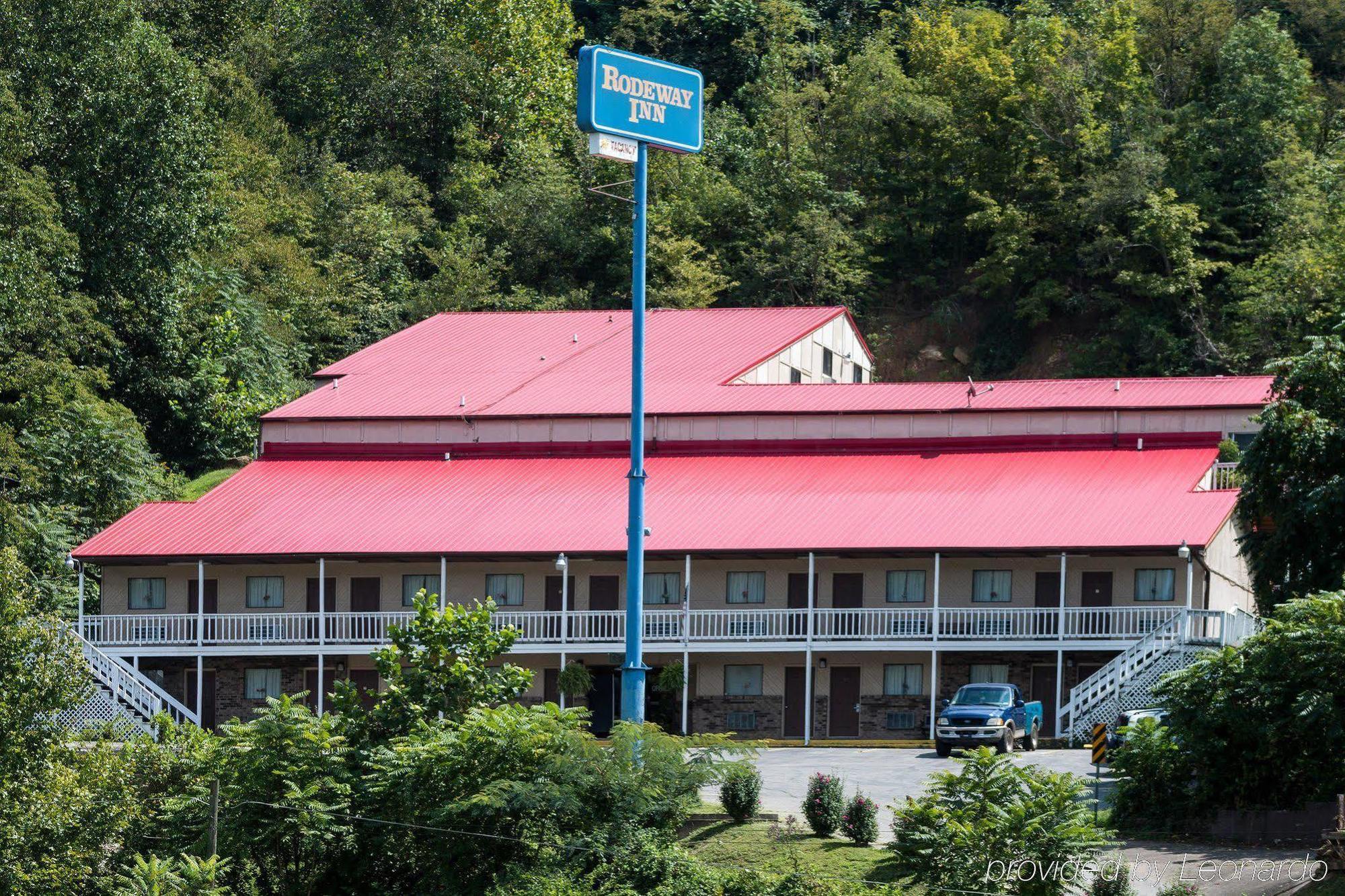 Oyo Hotel Chapmanville Inn, Wv - Hwy 119 Buitenkant foto